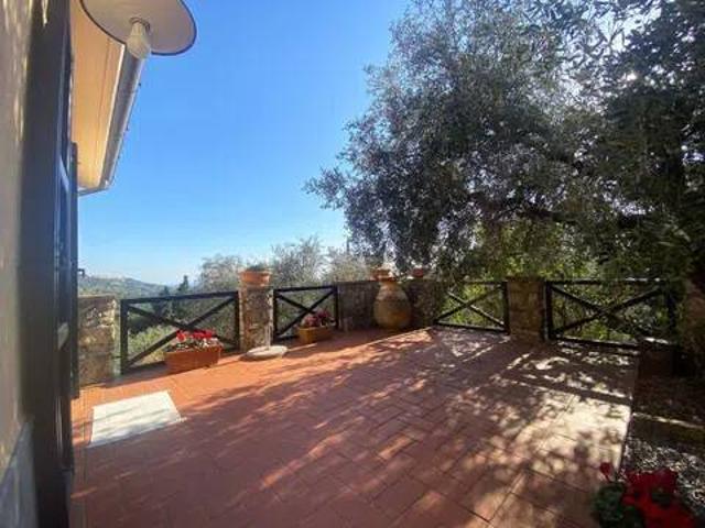 Villa in vendita a Fosdinovo MS