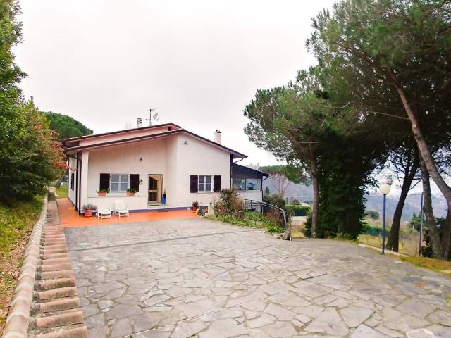 Villa in vendita a Fosdinovo MS
