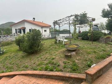 Villa in vendita a Fosdinovo MS