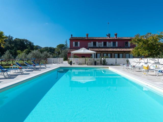 Villa in vendita a Fossombrone 280m² Fossombrone