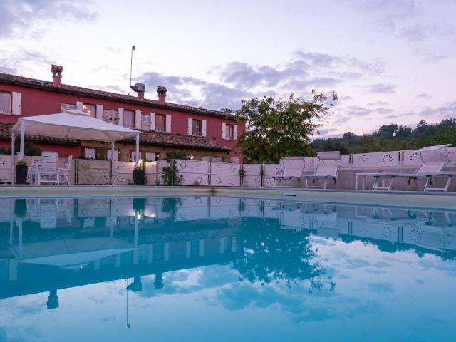 Villa in vendita a Fossombrone 280m² Fossombrone