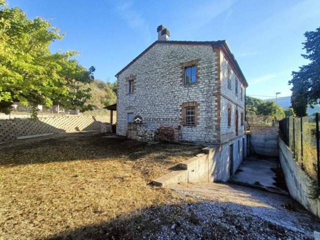 Villa in vendita a Fossombrone PU