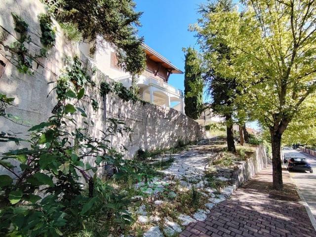 Villa in vendita a Fossombrone PU