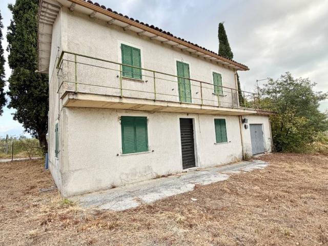 Villa in vendita a Fossato di Vico PG