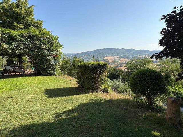 Villa in vendita a Fossato Di Vico