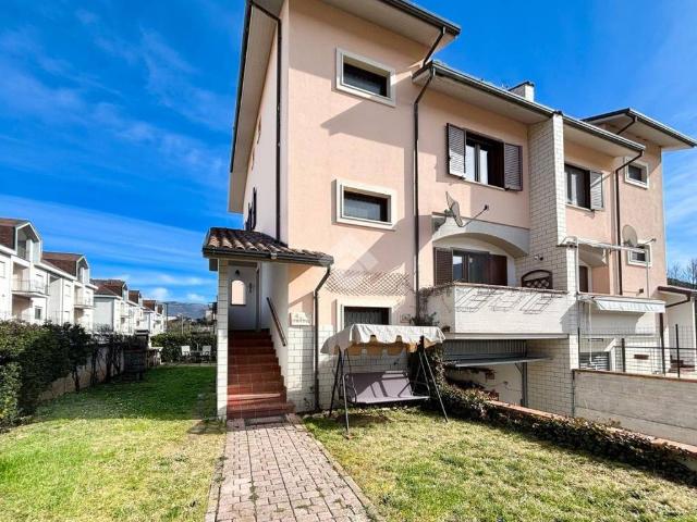 Villa in vendita a Fossa AQ
