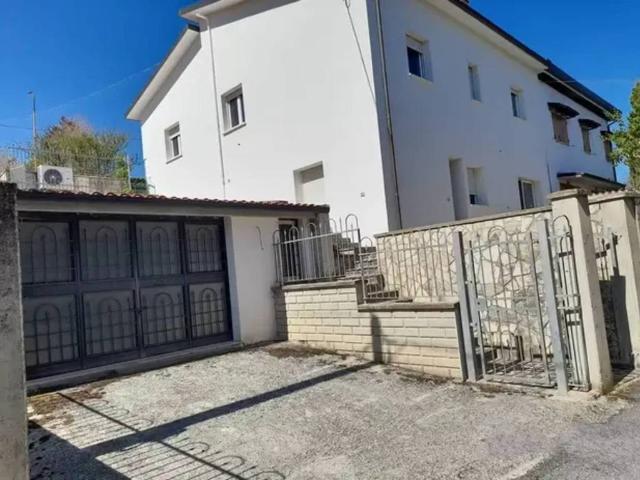 Villa in vendita a Fossa AQ
