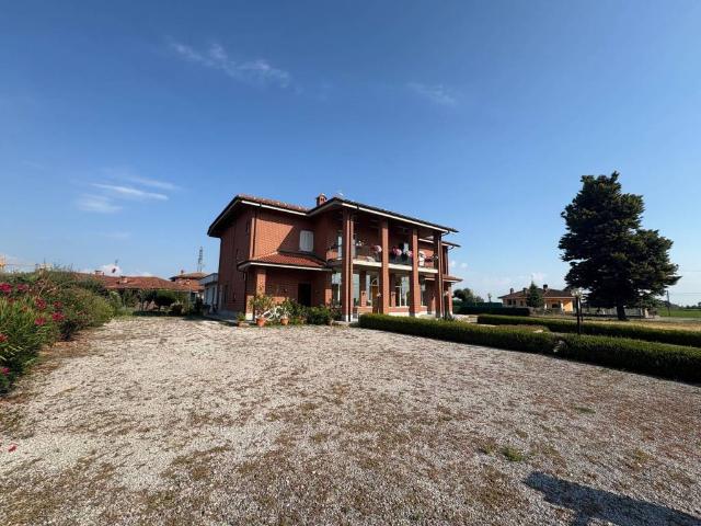 Villa in vendita a Fossano CN