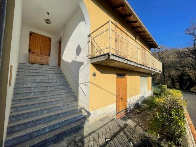 Villa in vendita a Fabbrica Curone AL