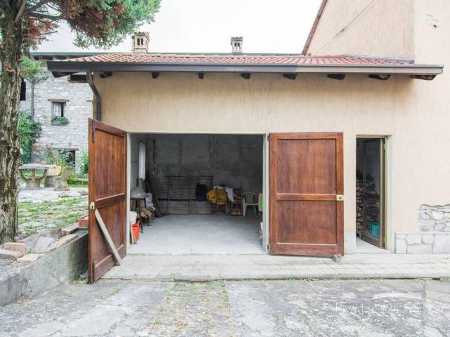 Villa in vendita a Fabbrica Curone AL