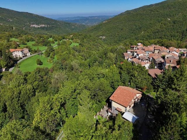 Villa in vendita a Fabbrica Curone AL