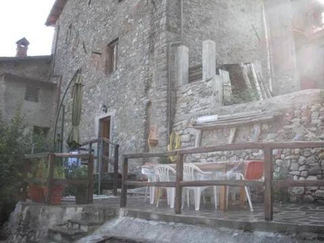 Villa in vendita a Fabbriche di Vergemoli LU
