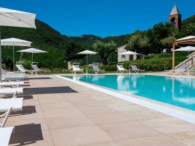 Villa in vendita a Fabriano 1150m² Fabriano