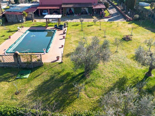 Villa in vendita a Fabrica di Roma VT