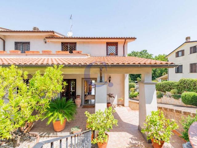 Villa in vendita a Fabrica di Roma VT