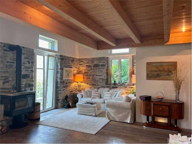 Villa in vendita a Faggeto Lario CO