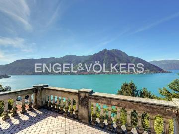 Villa in vendita a Faggeto Lario CO
