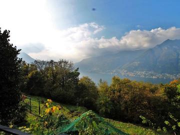 Villa in vendita a Faggeto Lario CO
