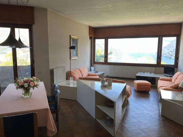 Villa in vendita a Faggeto Lario CO