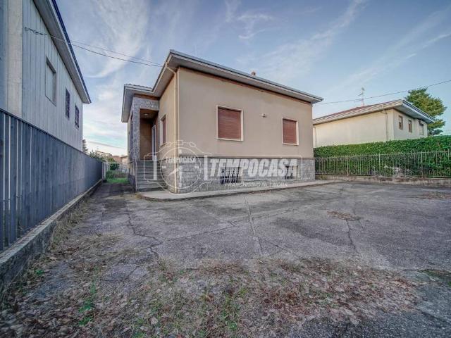 Villa in vendita a Fagnano Olona VA