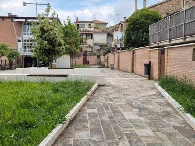 Villa in vendita a Falconara Marittima AN
