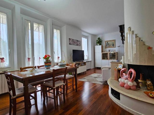 Villa in vendita a Falconara Marittima AN