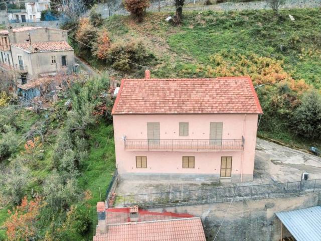 Villa in vendita a Falerna CZ