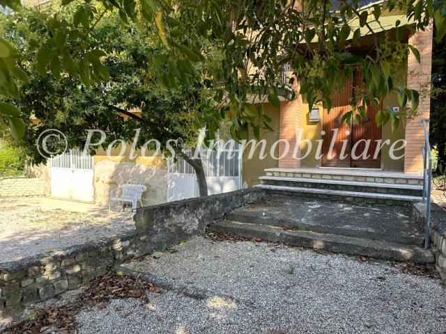 Villa in vendita a Falerone FM