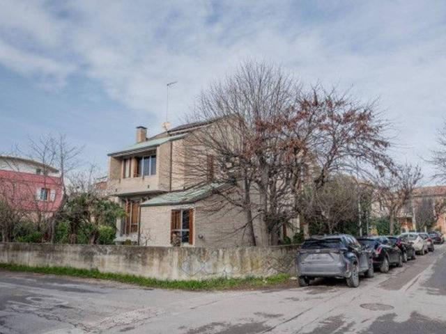 Villa in vendita a Fano