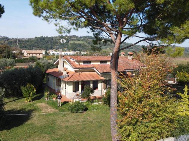 Villa in vendita a Fano PU