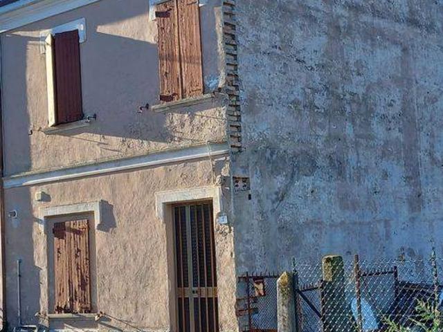 Villa in vendita a Fano PU