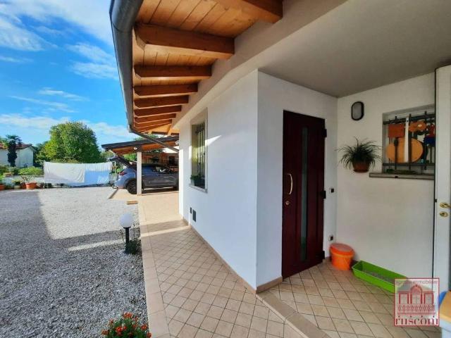 Villa in vendita a Fanna PN