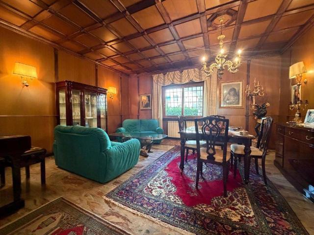 Villa in vendita a Fara in Sabina RI