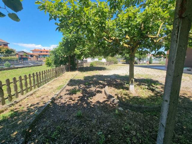 Villa in vendita a Fara Novarese NO