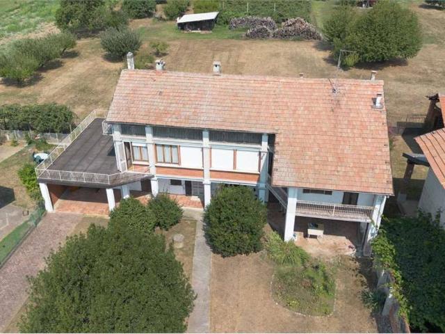 Villa in vendita a Fara Novarese NO