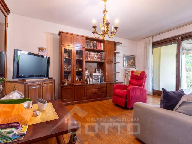 Villa in vendita a Fara Novarese NO