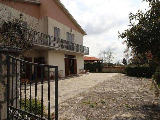 Villa in vendita a Farnese VT