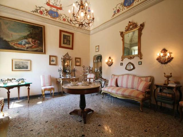 Villa in vendita a Felino PR
