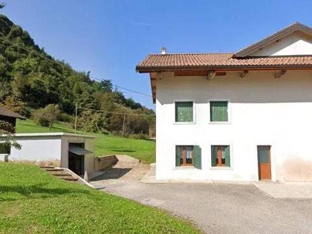 Villa in vendita a Feltre BL