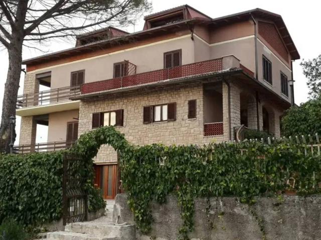 Villa in vendita a Ferentillo TR