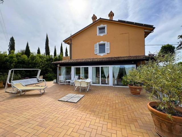Villa in vendita a Fermo FM