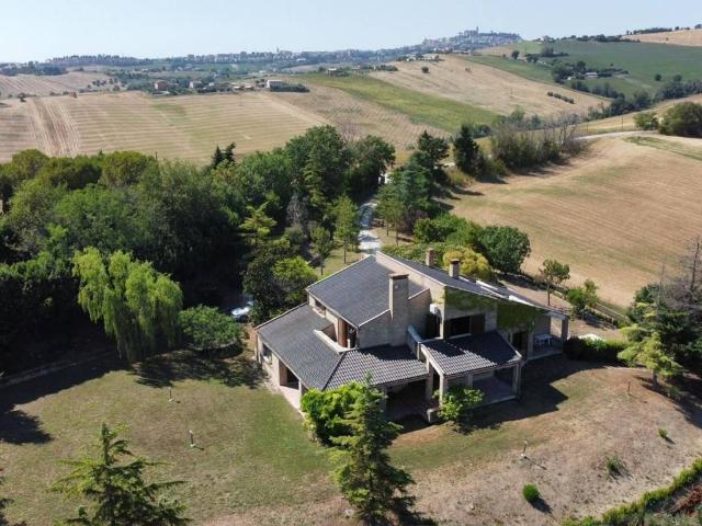 Villa in vendita a Fermo FM
