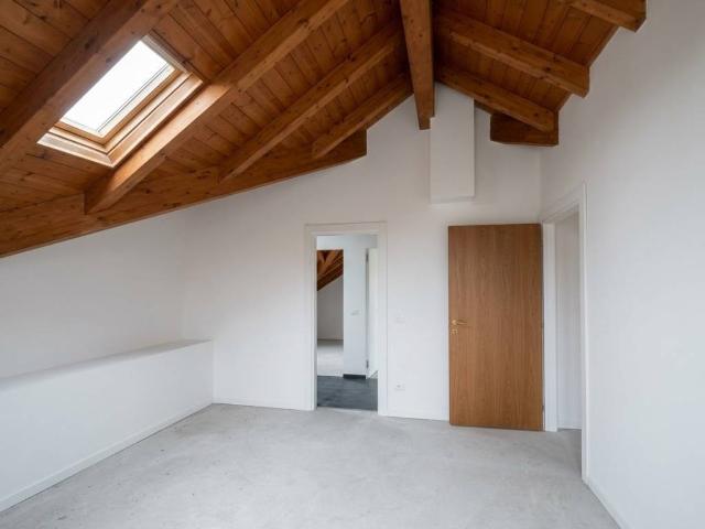 Villa in vendita a Ferno VA
