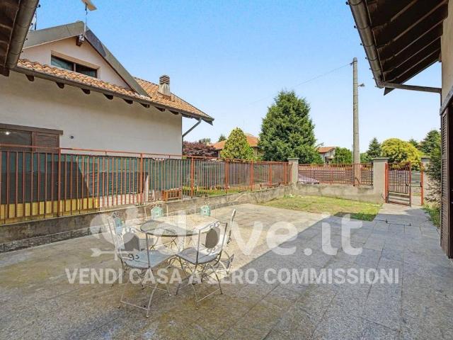 Villa in vendita a Ferno VA
