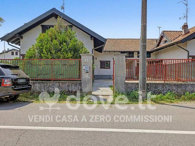 Villa in vendita a Ferno VA