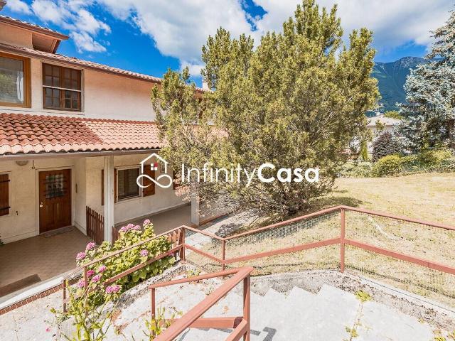 Villa in vendita a Ferrara di Monte Baldo VR