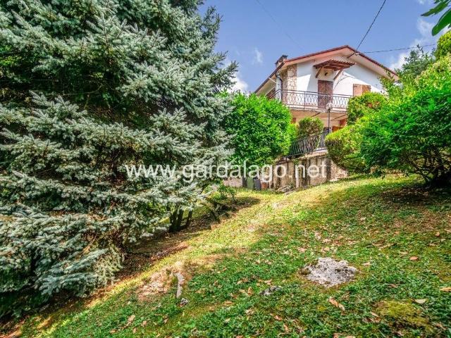 Villa in vendita a Ferrara di Monte Baldo VR