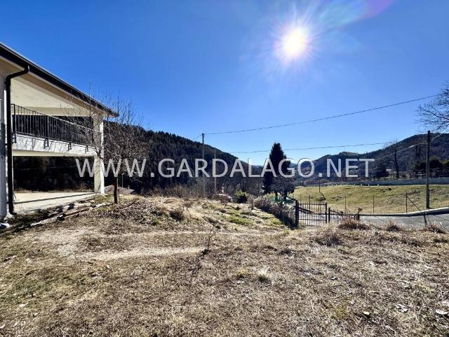 Villa in vendita a Ferrara di Monte Baldo VR