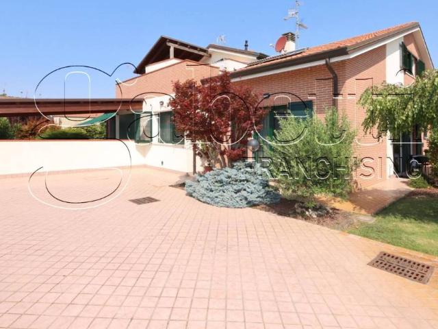 Villa in vendita a Ferrara FE