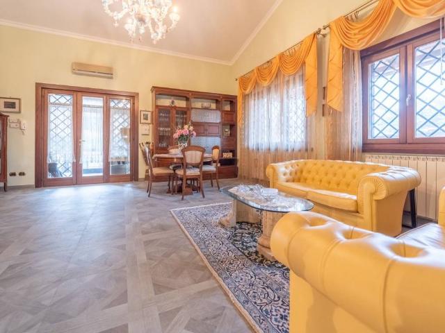 Villa in vendita a Fiumicino RM